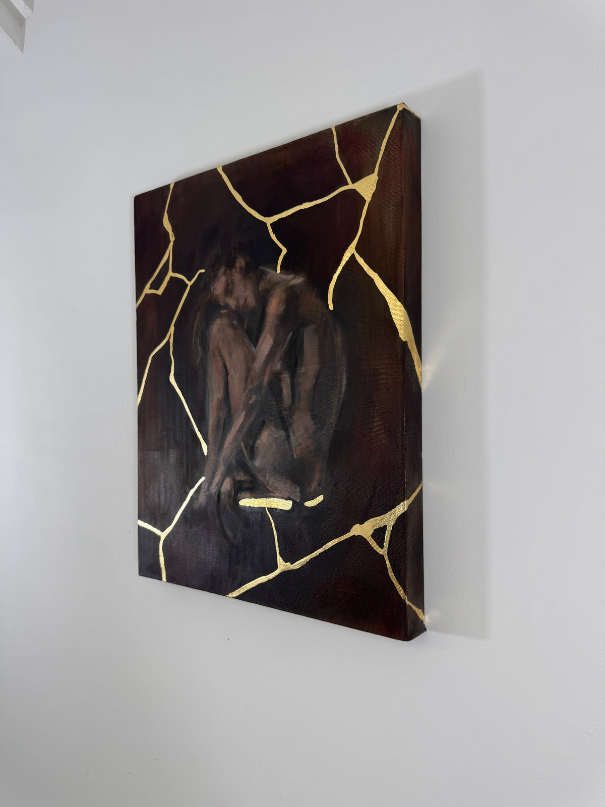 Unseen by Roberta Heslop: side view showing gold leaf continuing across the canvas edge